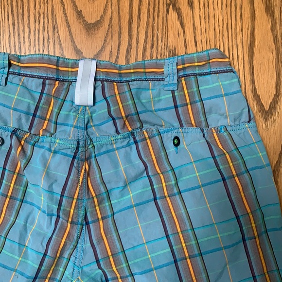 Robert Graham Men’s Blue Striped Shorts - Picture 3 of 9